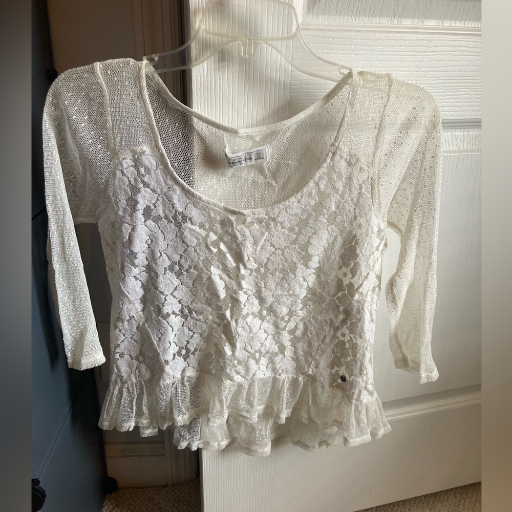 Abercrombie & Fitch Cream Lace Ruffled Crop Blouse 3/4 Sleeve